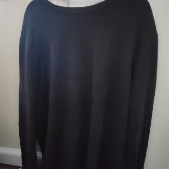 Like new black long sleeve shirt - Picture 2 of 7